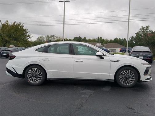 2025 Hyundai SONATA Hybrid Limited