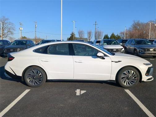 2025 Hyundai SONATA Hybrid Limited