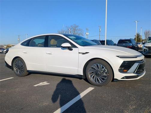 2025 Hyundai SONATA Hybrid Limited