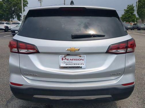 Silver Ice Metallic 2022 Chevrolet Equinox 1LT