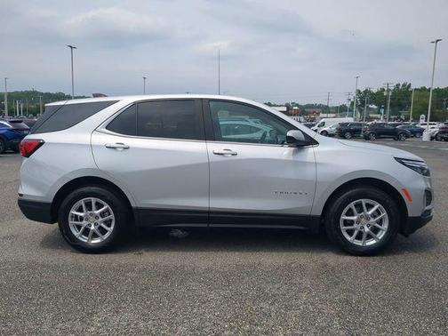 Silver Ice Metallic 2022 Chevrolet Equinox 1LT
