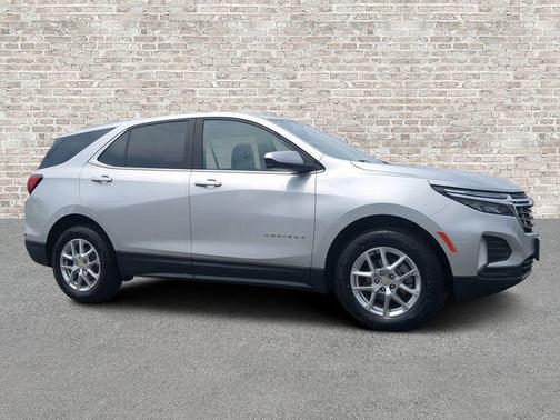 Silver Ice Metallic 2022 Chevrolet Equinox 1LT