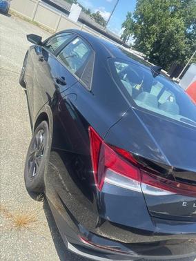 2022 Hyundai ELANTRA SEL