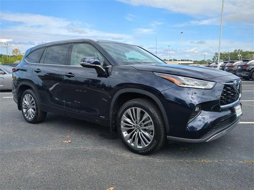 2024 Toyota Highlander Hybrid Platinum