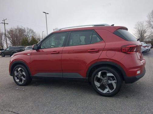 2022 Hyundai VENUE SEL