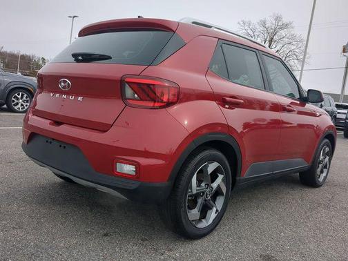 2022 Hyundai VENUE SEL