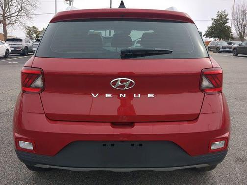 2022 Hyundai VENUE SEL