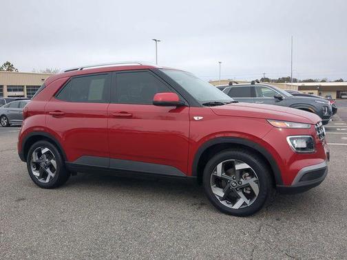 2022 Hyundai VENUE SEL