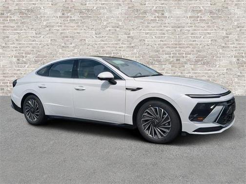 2025 Hyundai SONATA Hybrid Limited