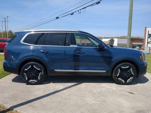 Midnight Lake Blue 2023 Kia Telluride S