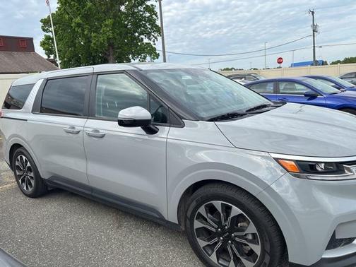 2024 Kia Carnival EX