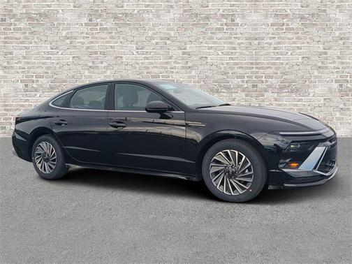2025 Hyundai SONATA Hybrid SE