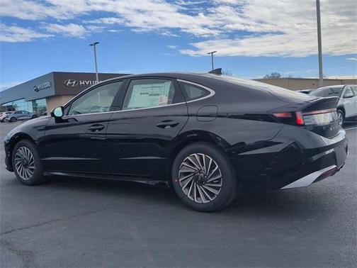 2025 Hyundai SONATA Hybrid SE