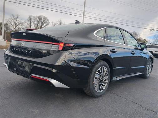 2025 Hyundai SONATA Hybrid SE