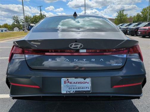 2025 Hyundai ELANTRA Limited