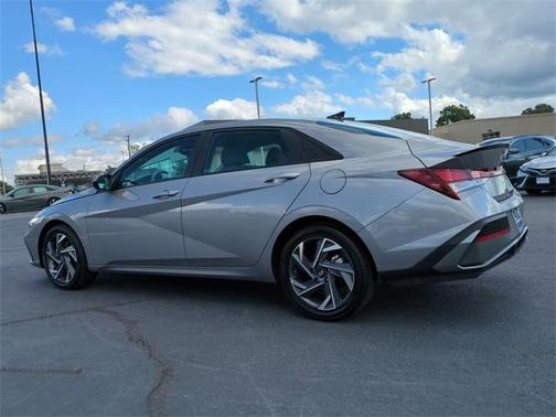 2025 Hyundai ELANTRA Sport