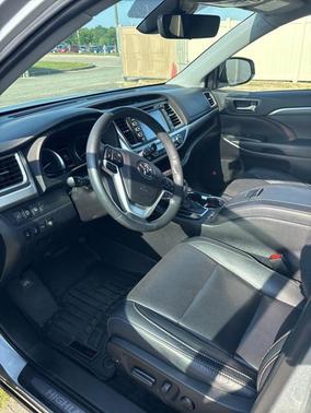 2019 Toyota Highlander Limited Platinum