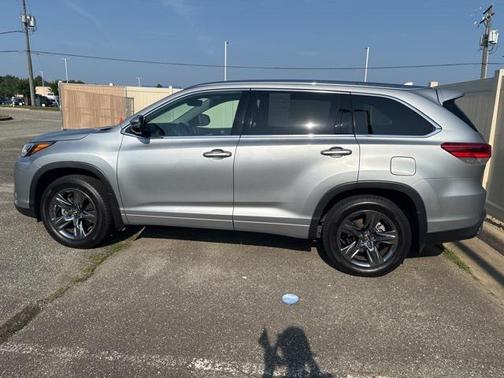 2019 Toyota Highlander Limited Platinum