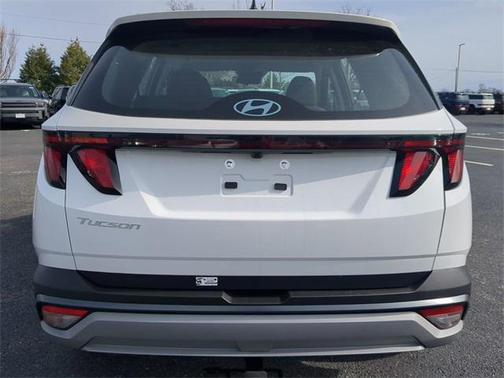 2025 Hyundai TUCSON SE