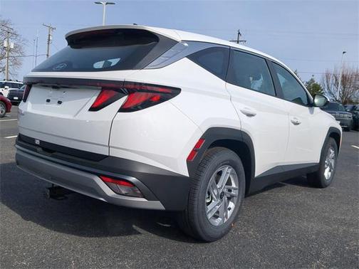 2025 Hyundai TUCSON SE