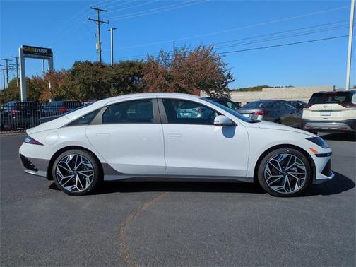 2025 Hyundai IONIQ 6 SEL