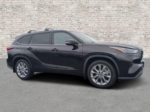 Opulent Amber 2020 Toyota Highlander Limited