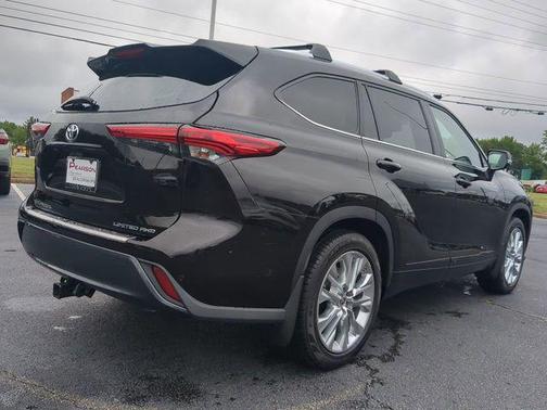 Opulent Amber 2020 Toyota Highlander Limited