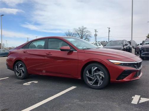 2025 Hyundai ELANTRA Limited