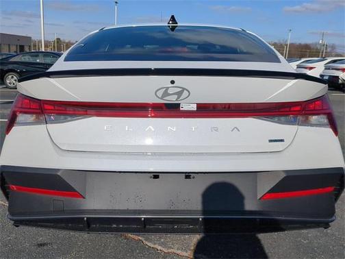 2025 Hyundai ELANTRA Sport