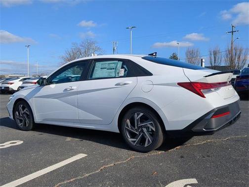 2025 Hyundai ELANTRA Sport