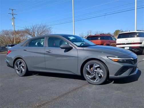 2025 Hyundai ELANTRA Limited