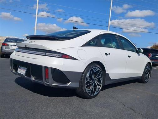 2024 Hyundai IONIQ 6 SEL