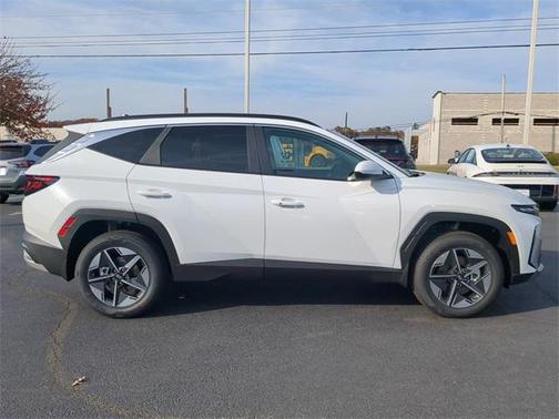 2026 Hyundai TUCSON Hybrid SEL