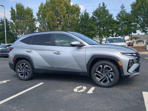 Shimmering Silver 2026 Hyundai TUCSON SEL Plus