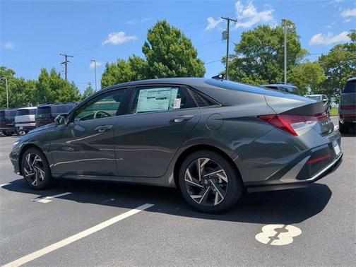 2025 Hyundai ELANTRA Limited