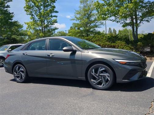 2025 Hyundai ELANTRA Limited