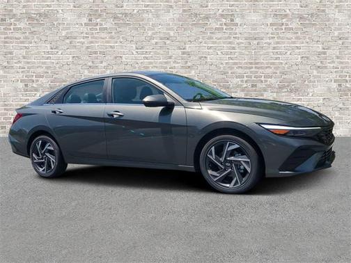 2025 Hyundai ELANTRA Limited