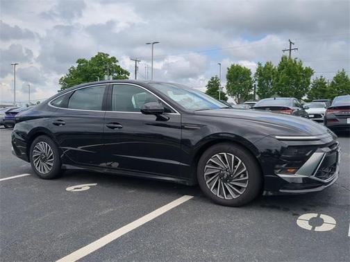 2025 Hyundai SONATA Hybrid Limited