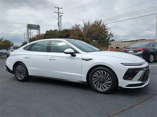 2024 Hyundai SONATA Hybrid Limited