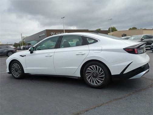 2024 Hyundai SONATA Hybrid Limited
