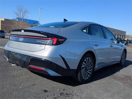 2025 Hyundai SONATA Hybrid SE