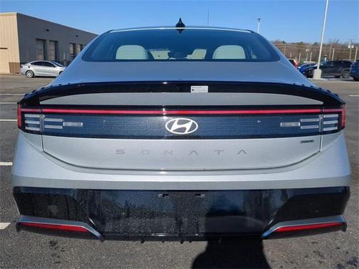 2025 Hyundai SONATA Hybrid SE