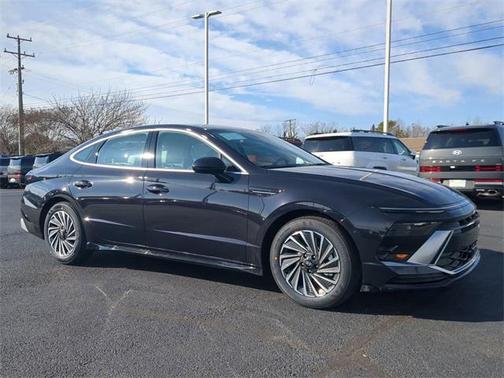 2025 Hyundai SONATA Hybrid SE