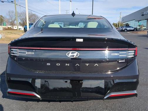 2025 Hyundai SONATA Hybrid SE