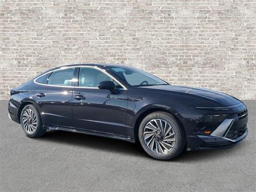 2025 Hyundai SONATA Hybrid SE