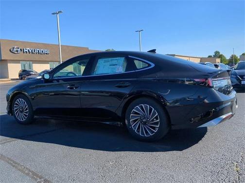 2025 Hyundai SONATA Hybrid Limited