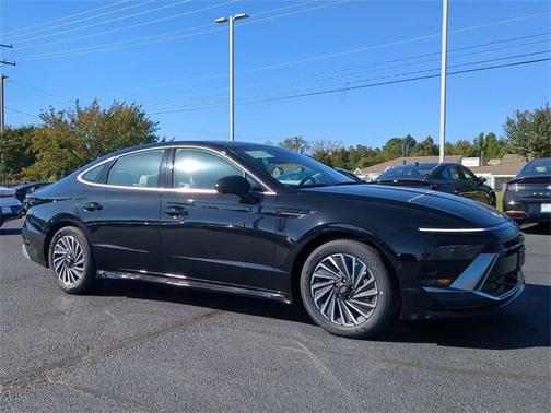 2025 Hyundai SONATA Hybrid Limited