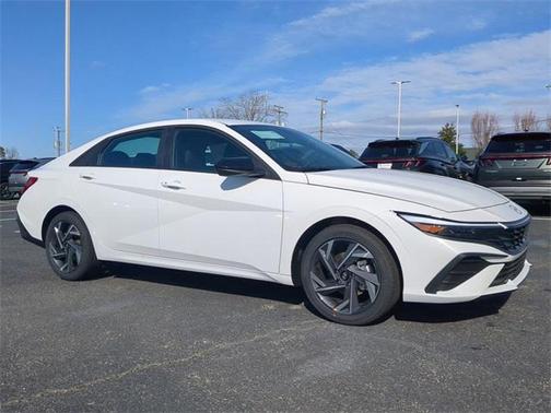 2025 Hyundai ELANTRA Sport