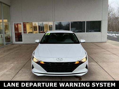 2023 Hyundai ELANTRA SE