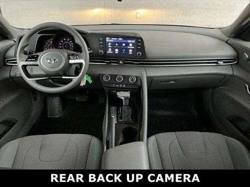 2023 Hyundai ELANTRA SE